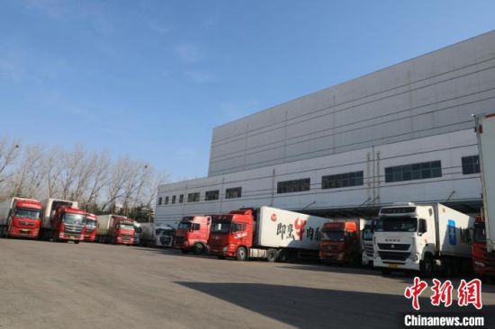 　圖為冷鏈物流車整裝待發(fā)?；轁鷧^(qū)委宣傳部供圖